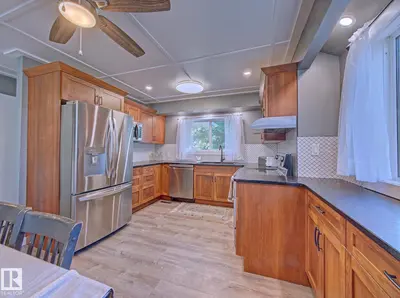 Interior photo 4 of 5007 47 ST