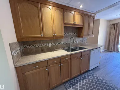Interior photo 3 of 4359 46 ST