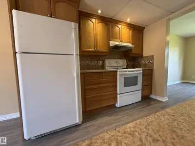 Interior photo 2 of 4359 46 ST