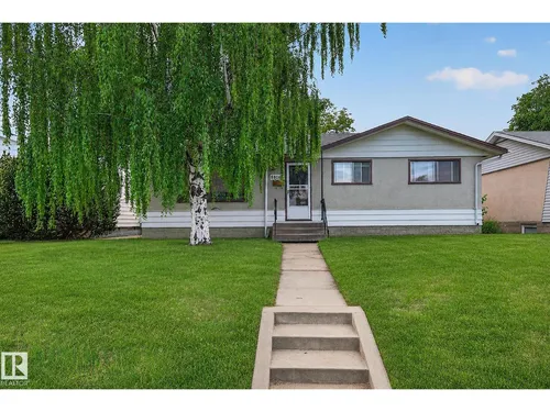 8814 162 ST NW, Edmonton - $374,000