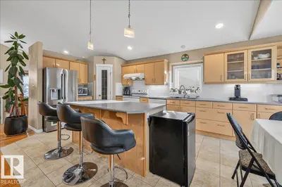 Interior photo 4 of 6050 164A AV NW
