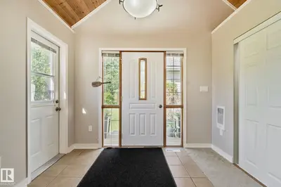 Interior photo 3 of 1107 View Rd
