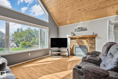 Interior photo 1 of 1107 View Rd