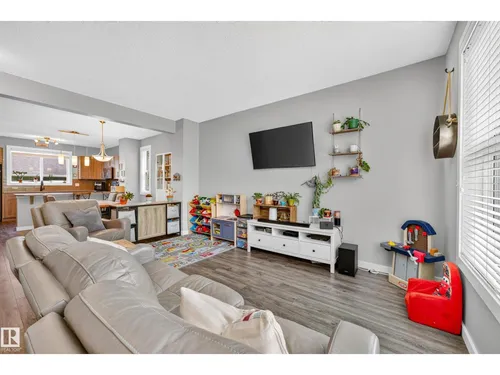 2821 MAPLE WY NW, Edmonton - $400,000