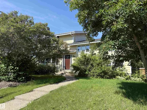 8812 146 ST NW, Edmonton - $799,000