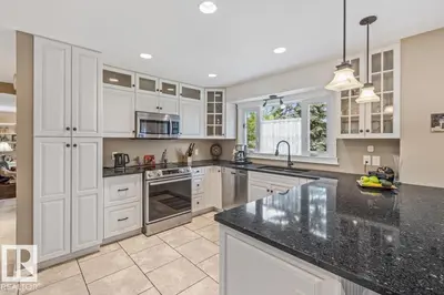 Interior photo 3 of 13 LLOYD PL