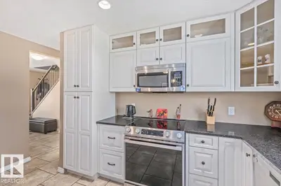 Interior photo 4 of 13 LLOYD PL