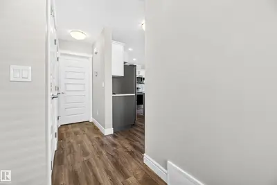 Interior photo 2 of 71 Avebury CO