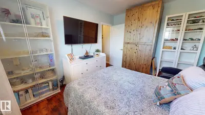 Interior photo 2 of 5304 95 AV NW NW