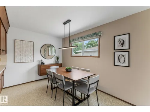 11008 162A AV NW, Edmonton - $385,000