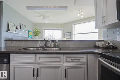 Interior photo 2 of #1004 10504 99 AV NW