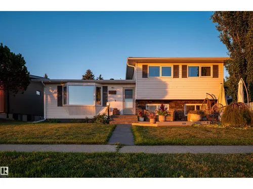 3814 ADA BV NW, Edmonton - $599,000