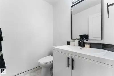 Interior photo 4 of 362 BLACKBURN DR SW