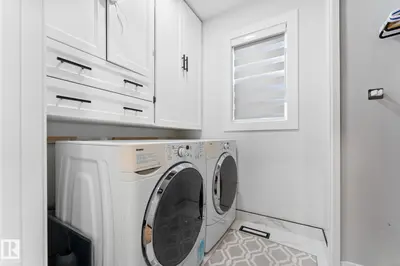 Interior photo 3 of 362 BLACKBURN DR SW