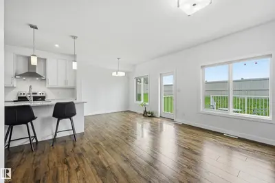 Interior photo 3 of 7258 CHIVERS PL SW