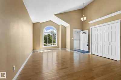 Interior photo 2 of 