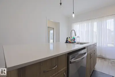Interior photo 4 of 33 ETON LI