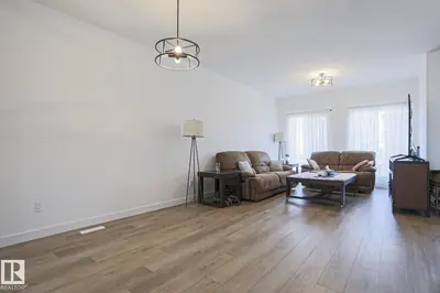 Interior photo 2 of 33 ETON LI