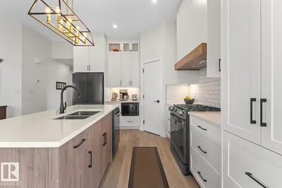 Interior photo 4 of 314 WATERTON WY