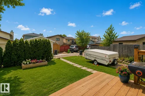8326 157 AV NW, Edmonton - $379,900