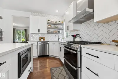 Interior photo 3 of 8407 Summerside Grande BV SW