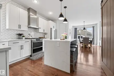 Interior photo 4 of 8407 Summerside Grande BV SW