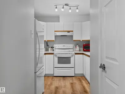 Interior photo 4 of #301 10816 76 AV NW