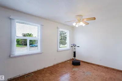 Interior photo 2 of 212 Homestead CR NW