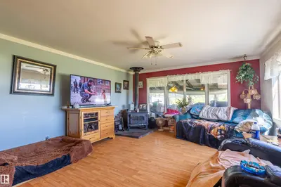 Interior photo 3 of 551027 Range Road 193