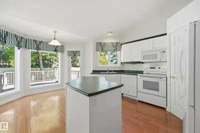 Interior photo 4 of #21 925 PICARD DR NW