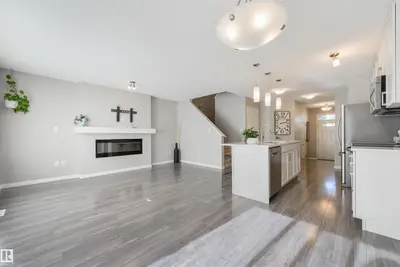 Interior photo 3 of 2315 68 ST SW