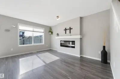 Interior photo 4 of 2315 68 ST SW