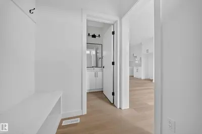 Interior photo 3 of 534 Ashgrove Circle