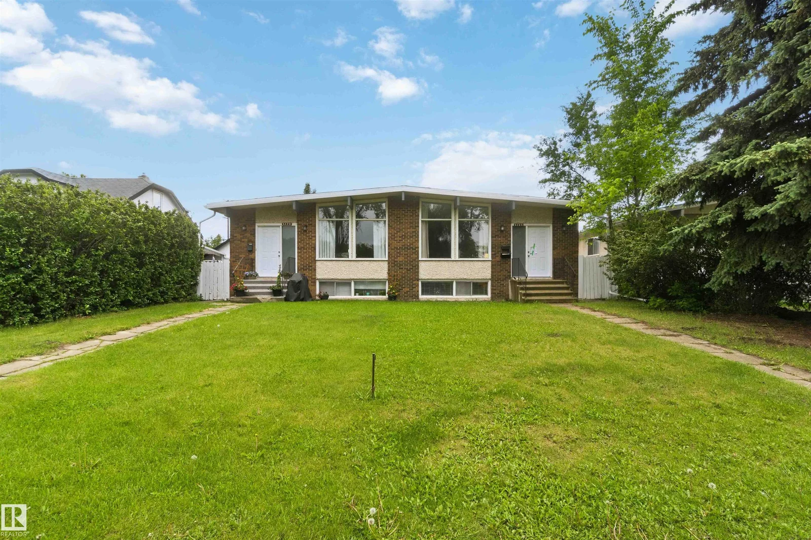 8123 8125 83 AV NW, Edmonton - 10 bedroom Duplex for sale