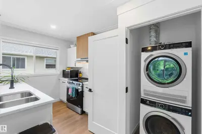 Interior photo 4 of 8522 8524 84 AV NW