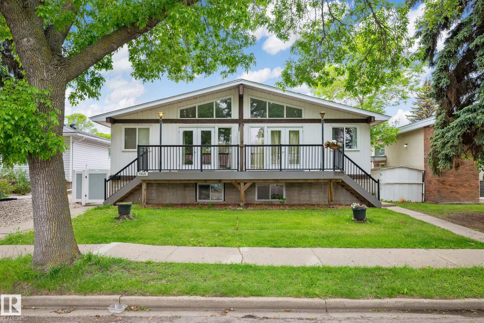 11828 & 11830 45 ST NW, Edmonton - 6 bedroom Duplex for sale