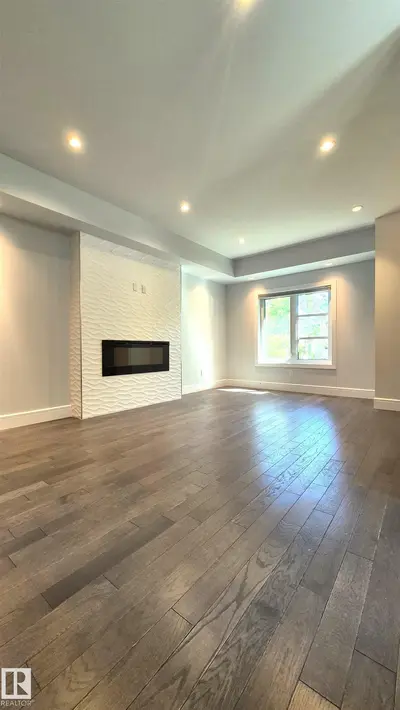 Interior photo 2 of 11246 78 AV NW