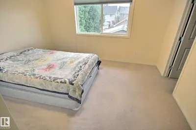 Interior photo 4 of 1516 76 ST SW
