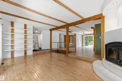 Interior photo 3 of 107 GRANDISLE RD NW