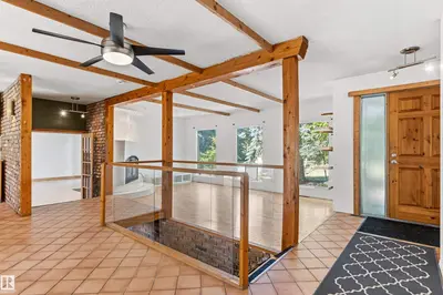 Interior photo 4 of 107 GRANDISLE RD NW