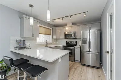 Interior photo 4 of #35 675 Albany WY NW