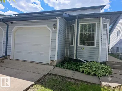 Interior photo 1 of 12237 140A AV NW