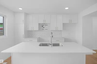 Interior photo 2 of 427 ASTER DR NW