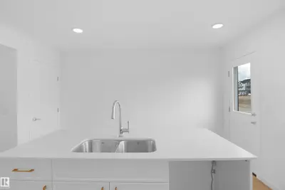 Interior photo 4 of 427 ASTER DR NW