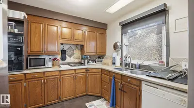 Interior photo 2 of 10922 117 ST NW