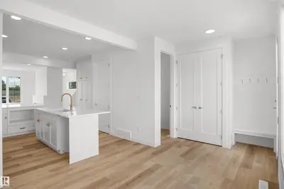 Interior photo 4 of 1308 9 ST NW