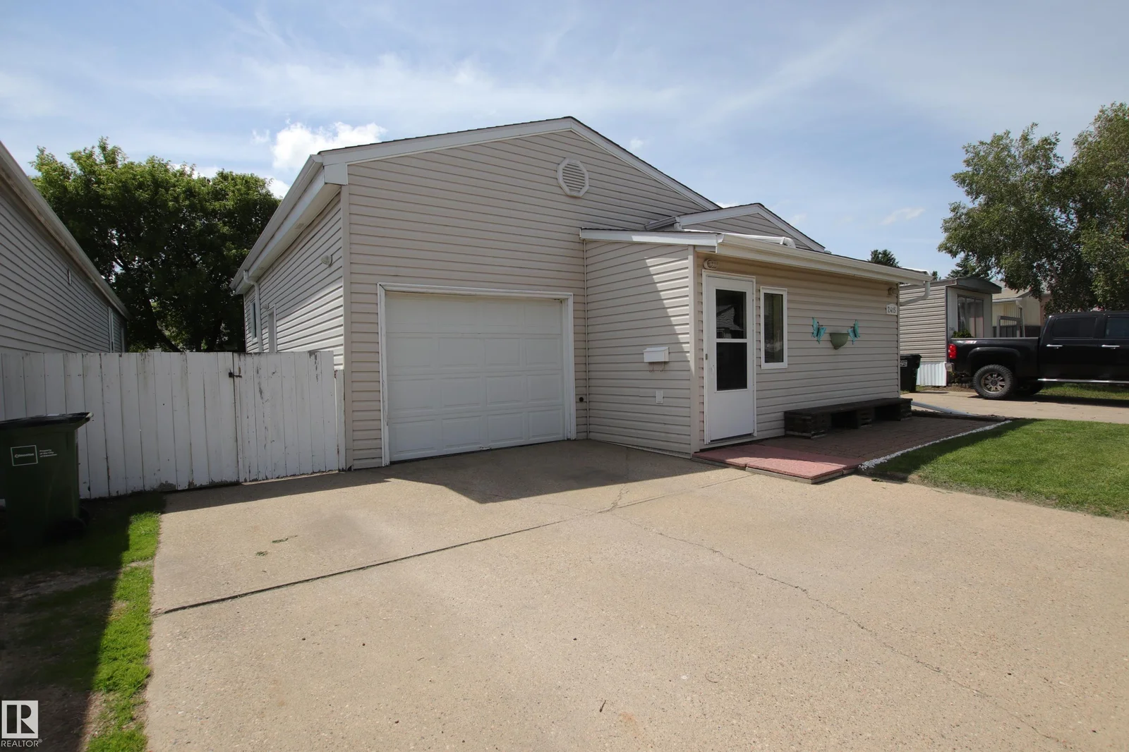 2415 West Oak WAY NW, Edmonton - 2 bedroom Single Family Residence for sale