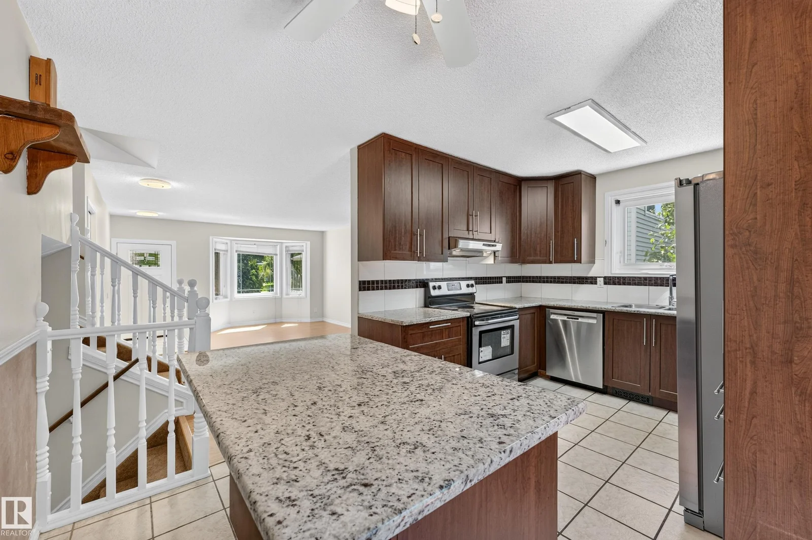 10332 21 AV NW, Edmonton - 4 bedroom Residential Attached for sale
