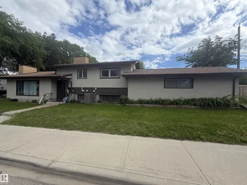 5303 119 AV NW, Edmonton - $315,000