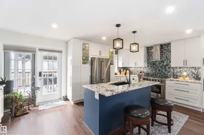 Interior photo 2 of 